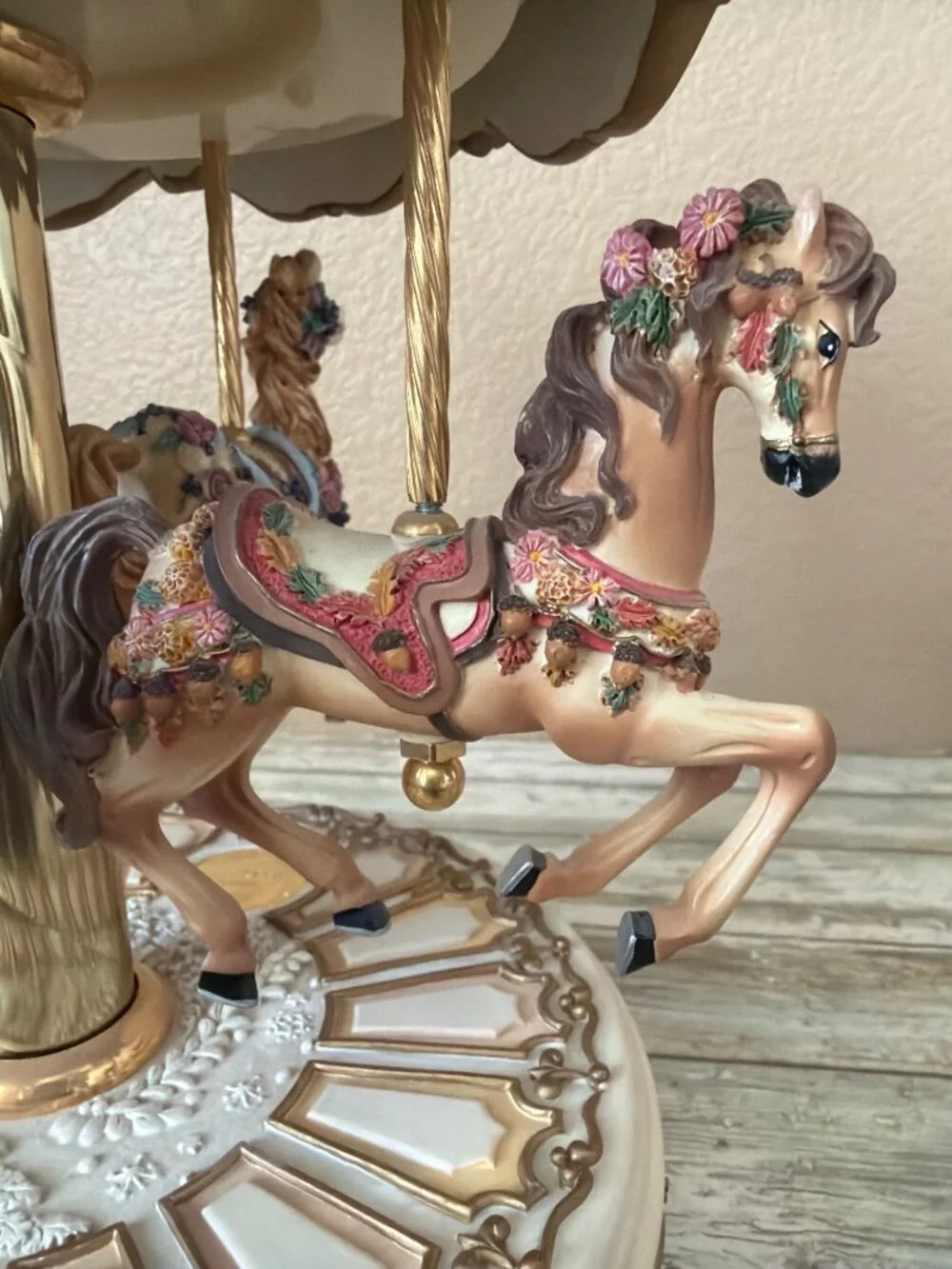 San Francisco Music Box Ltd Ed 4-Horse Carousel Color of Wind E Kamysz w/FLAWS - Picture 8 of 16